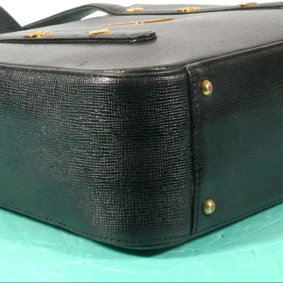 MCM Leather Tote Bag Authentic + Dust Bag 🌹❤️🌹 - Picture 7 of 9